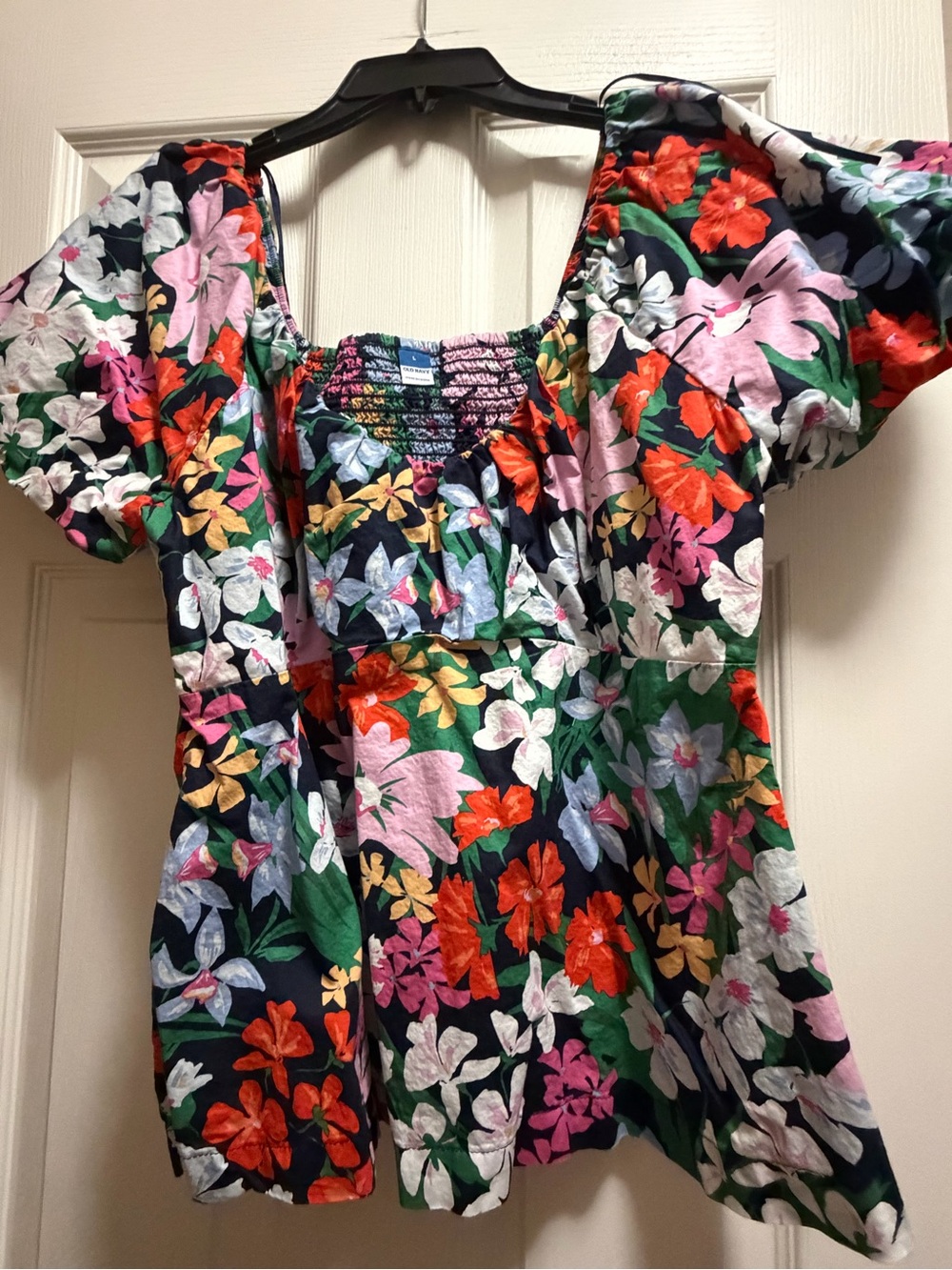 NWOT Old Navy Green Navy Pink Floral Smocked Top